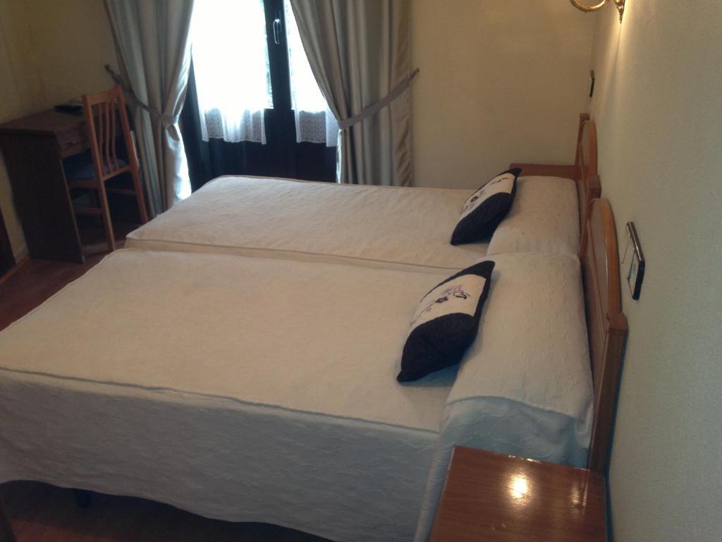 Hostal Fernandez Madrid Room photo
